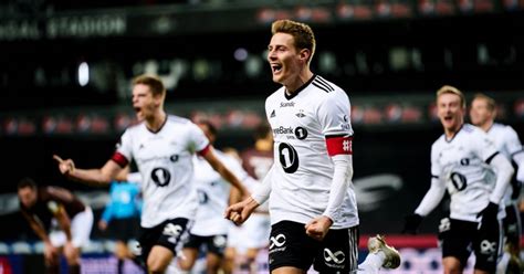 Se resultater, terminlister, nyheter fra klubbene, videoklipp og alle høydepunkter samt kjøp billetter til alle lagene i eliteserien. Slik spilles Eliteserien 2021 / Rosenborg