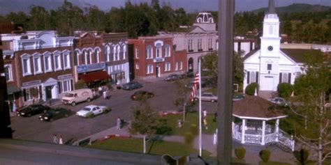 Gilmore Girls 10 Details In Stars Hollow You Never Noticed