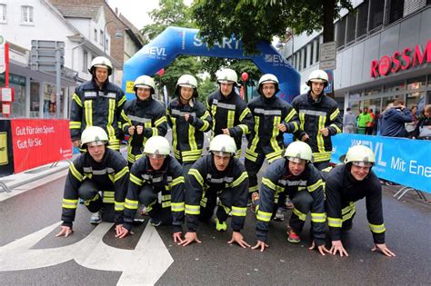 Die ausbildung zum/zur brandmeister*in gehört zu einem der vielfältigsten ausbildungsberufen überhaupt. EVL-Halbmarathon 2015 | Aktuelles | Feuerwehr Leverkusen