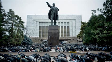 Единственный памятник Ленину в центральной Азии Пикабу
