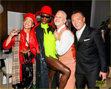 Poses Billy Porter And Mj Rodriguez Switch It Up At Ryan Murphys Met