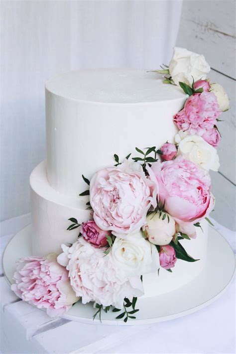 Wedding Cake With Amazing Peonies Wedding Cake Fresh Flowers