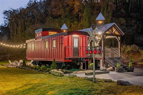 Check Out This Converted Train Caboose Airbnb In Pigeon Forge Tn