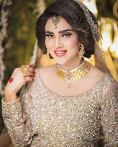 latest beautiful bridal photoshoot of fiza ali pakistani drama celebrities