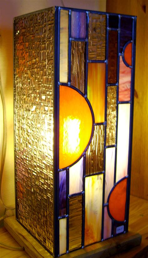 lampe vitrail rectangulaire inspiration art deco vitraux