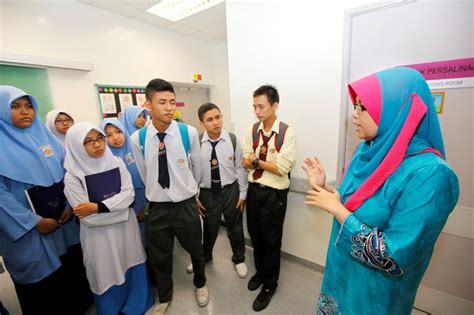 Perkhidmatan yang bermula dengan hanya 2 unit selain daripada ini, kita juga mempunyai klinik pergigian satelit yang kini sudah mula beroperasi sepenuhnya, klinik pergigian satelit ini terletak di. BIDANG PERUBATAN ANTARA BIDANG YANG DIMINATI PELAJAR