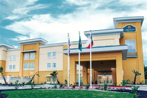 La Quinta Inn & Suites by Wyndham Cotulla | Cotulla, TX Hotels