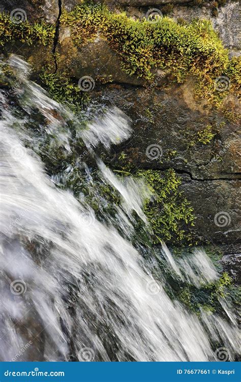 Running Water Cascade Waterfall Streaming Splashes Decorative Granite