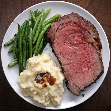 The method you'll see below is something i've really wanted to test for my american food site. Christmas dinner, anyone? (via Tasty)Prime Rib with Garlic Herb Butter FULL REC | Prime rib ...