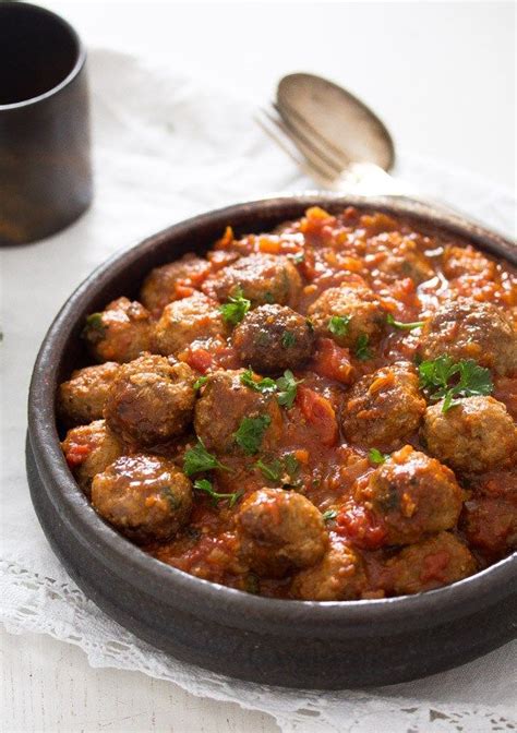Spanish Meatballs In Tomato Sauce Albondigas Recipe Recipe Tapas