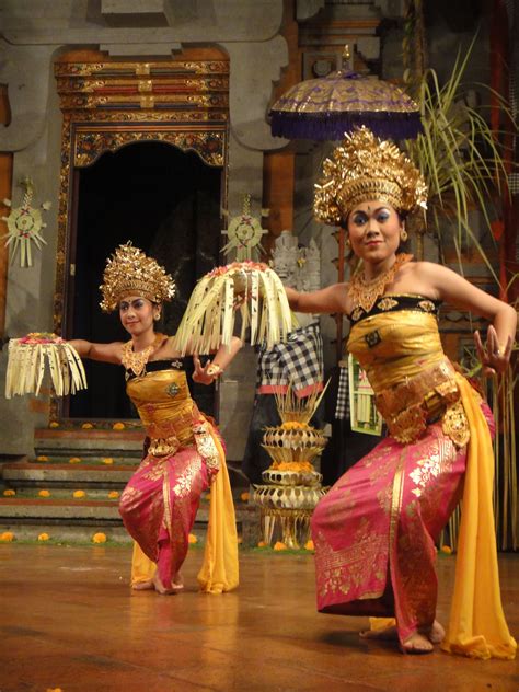 Le Gong Dancers Bali Indonesia Bali Girls Batik Art Sweet Escape