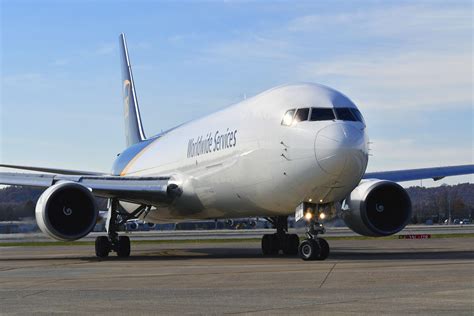 Ups 767f Order Boosts Boeings Freighter Boom Year Aviation Week Network