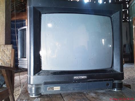 Smart tv dengan android operating system yang sudah dilengkapi dengan mola tv. Saling Berbagi: TV POLYTRON JADUL DM-1485 gambar putih ...