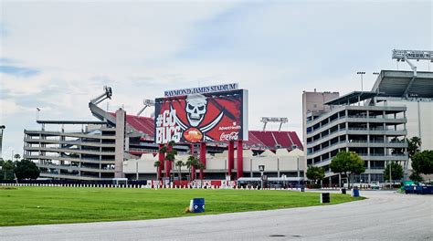 Top Hotels Closest To Raymond James Stadium In Tampa