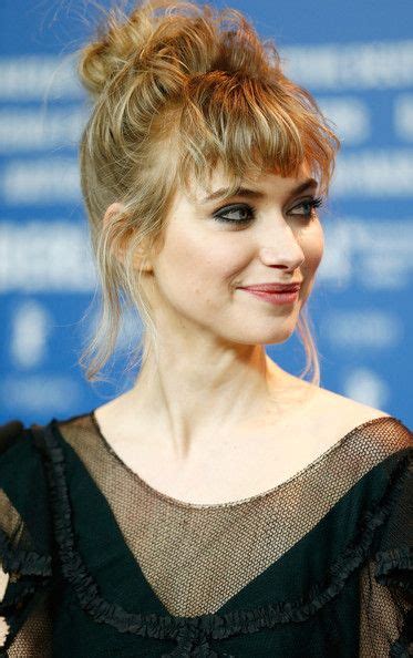 Imogen Poots Photos Photos Imogen Poots Attends The A Long Way Down Press Conference During