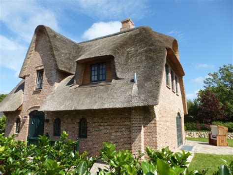 Das haus verfügt über eine gesamtfläche von ca. 10 schöne Häuser mit Reetdach auf Sylt | Das Reisemagazin