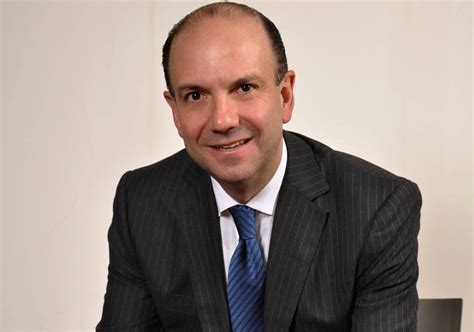 Gabriel vallejo transmite con claridad y pasión su visión y experiencia sobre el servicio a clientes, generando gran energía, provocando re exiones profundas y muy accionables sobre el valor que. Conferenciantes: Capital Humano, Motivación y Liderazgo