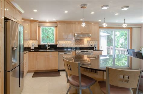 With over 10,000 sq feet of showroom from top manufacturers you will be certain to find the perfect combination for you home. Kitchen Remodel Peabody MA | Dream Kitchens