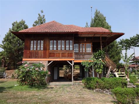rumah kayu  kombinasi jendela khas rumah  jepang thegorbalsla