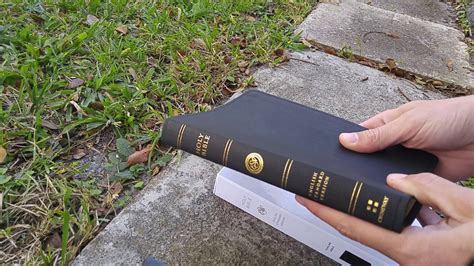 Review Esv Thinline Bible In Black Genuine Leather Youtube