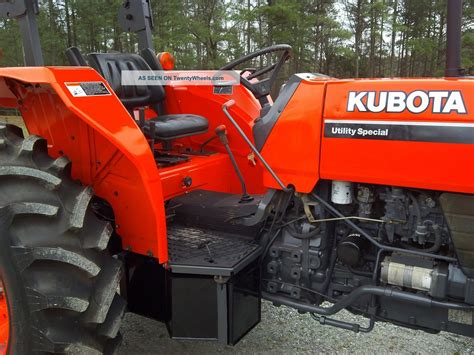 Kubota M9000 4x4 Tractor