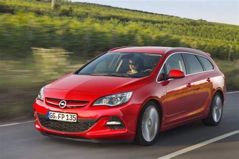 World Premieres Of New Opel Astra Sedan And Facelift Astra Range At