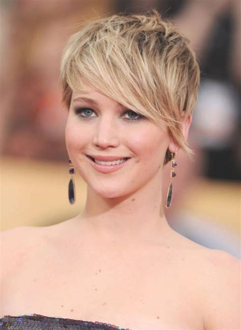55 beautiful short hairstyles for fat faces and double chins to copy