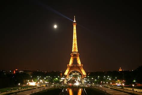 46 Cute Eiffel Tower Wallpapers On Wallpapersafari