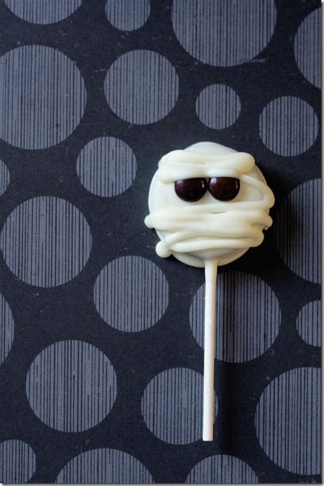 Food Mummy Oreo Cookie Pops Oreo Cookies Dipped In White Chocolate W