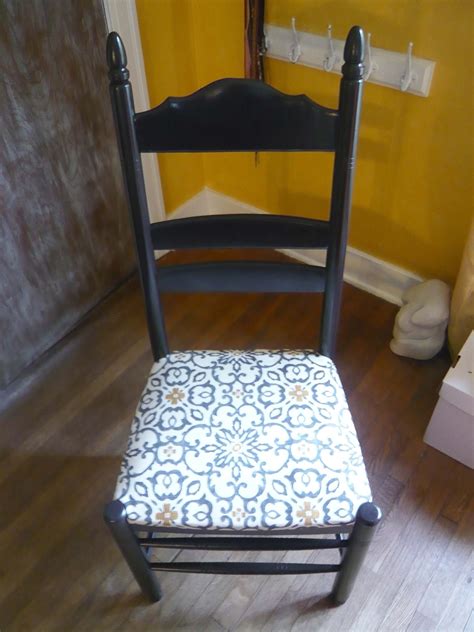 How to recover a simple dining chair seat pad, strait edges domed top and pleated corners. DIY: How to Update and Reupholster Dining Room Chairs ...