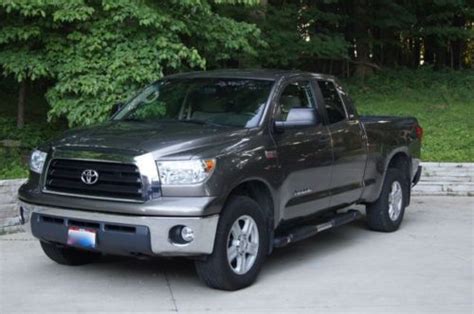 Purchase Used 2008 Toyota Tundra Sr5 Double Cab Pickup 4 Door 57l In