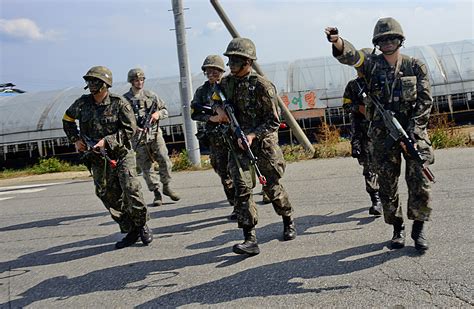 Osan Defenders Train With Rok Army