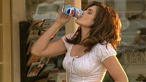 Cindy Crawford Recreates Iconic Pepsi Commercial Nearly 3 Decades Later