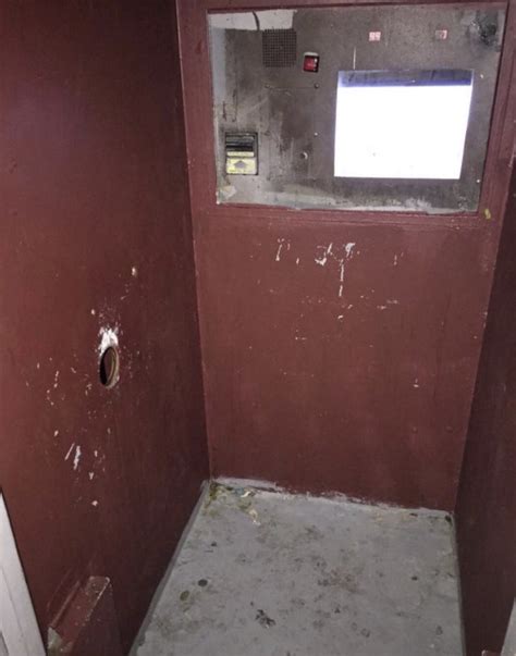 GloryHolePHX On Twitter RT If You Would Suck Cock Or Get Sucked From This Gloryhole