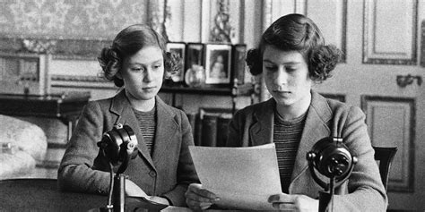 Elizabeth ii est aujourd'hui la plus célèbre monarque du monde. Le premier discours de la reine Elizabeth II en 1940 était ...