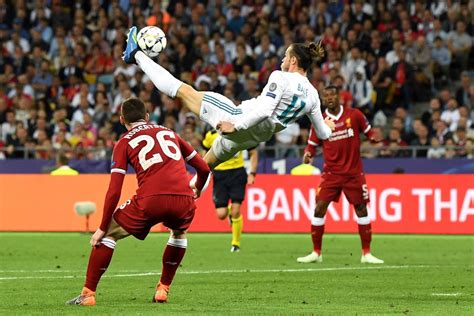 champions league final iconic moments no 5 gareth bale scores overhead kick for real madrid