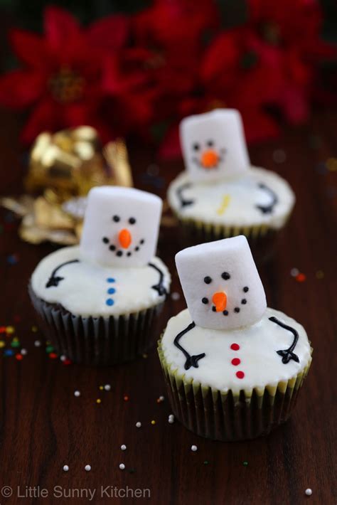 I love decorating my cakes (not to mention my house) with sweet snowmen decorations. Snowman Cupcakes - Little Sunny Kitchen