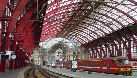 Worlds Most Spectacular Train Stations Business