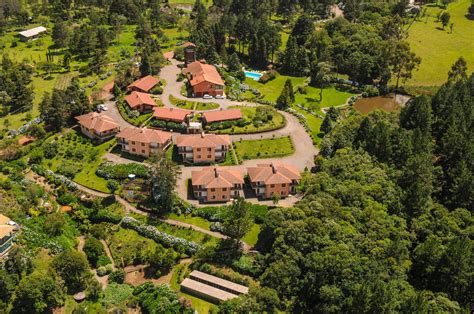 Ao organizar a viagem, uma das principais dúvidas que surge é como vai estar o clima durante a sua visita. O Hotel Bangalôs da Serra em #Gramado, vista aérea hoje ...