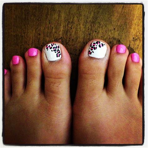 Cheetah Print Toe Nails