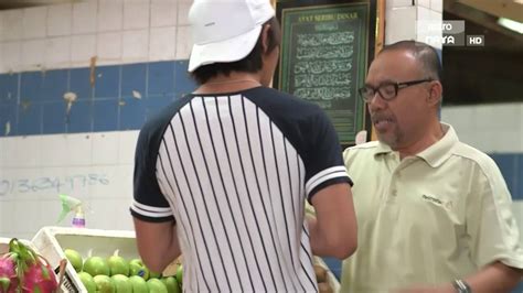 Mak cun mula memikirkan untuk memajukan kedai jahitnya itu kepada butik dengan bantuan normah. Scene dan teaser Ep14 Lara Aishah - YouTube