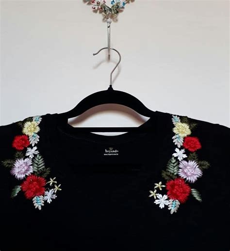 Tshirt Customizada Com Bordados De Flores 👕🌼🌺📌2 📸😘 Euquefiz😍