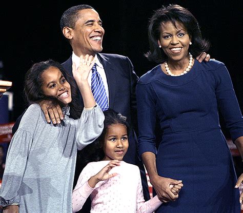 Michelle Obamas Family Photos Her Best Pics With Barack Daughters Hollywood Life
