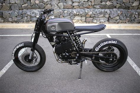 And speeds up to 140km/h. WHACKING DAY. Lucky Custom's 'Cobra 2' Honda XR250 Tracker ...