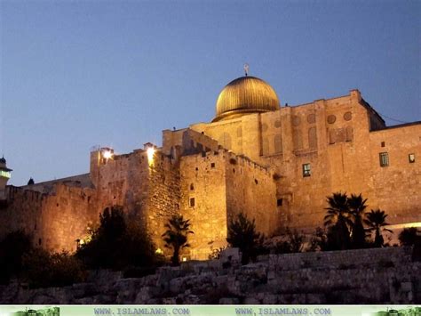Al aqsa mosque or masjid al aqsa is the third holliest site in islam. Best 41+ Al-Aqsa Mosque Wallpaper on HipWallpaper | Nasir ...