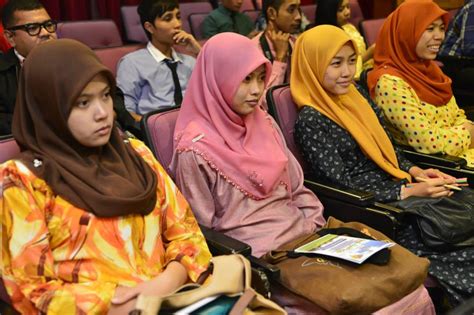 Sebagai makluman, uitm student portal adalah aplikasi yang menyediakan pelbagai fungsi bagi mengurus hal ehwal pelajar berkaitan kelas, pendaftaran kursus dan semakan keputusan. LAWATAN BELAJAR DARI PELAJAR UiTM CAW. MELAKA | Portal ...