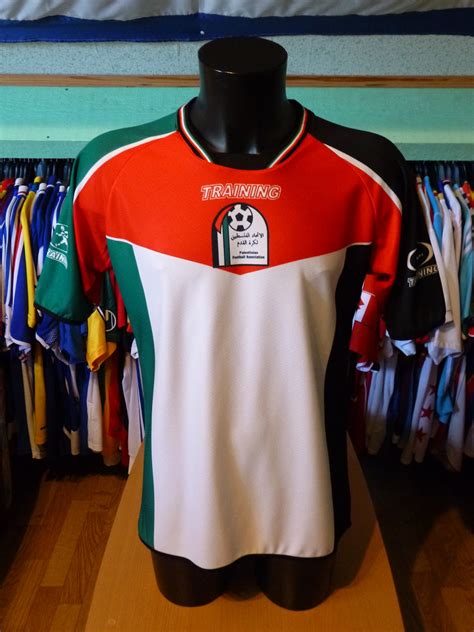 Palestine is a name sometimes given to part of the land that generally comprises the promised land given to the israelites / jews in the bible. Mon grenier à maillots: Palestine - فلسطين / Filastīn ...
