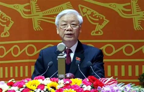 Cùng nhiều lãnh đạo cấp cao là những cử tri bỏ phiếu từ sớm tại các điểm bầu cử sáng 23/5. Cả nước tiến tới Đại hội Đảng lần thứ 13 2
