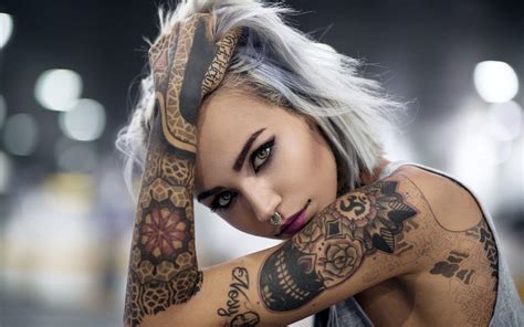 Smútok Tanker Bystrý Sexy Tattoo Girl Wallpaper Uzatvorte Poistenie Byť Anoia