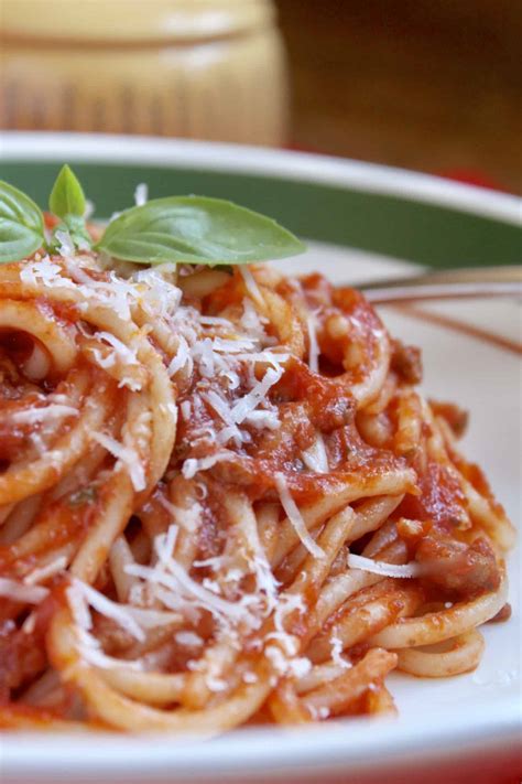 spaghetti sauce easy italian recipe with 6 ingredients christina s cucina